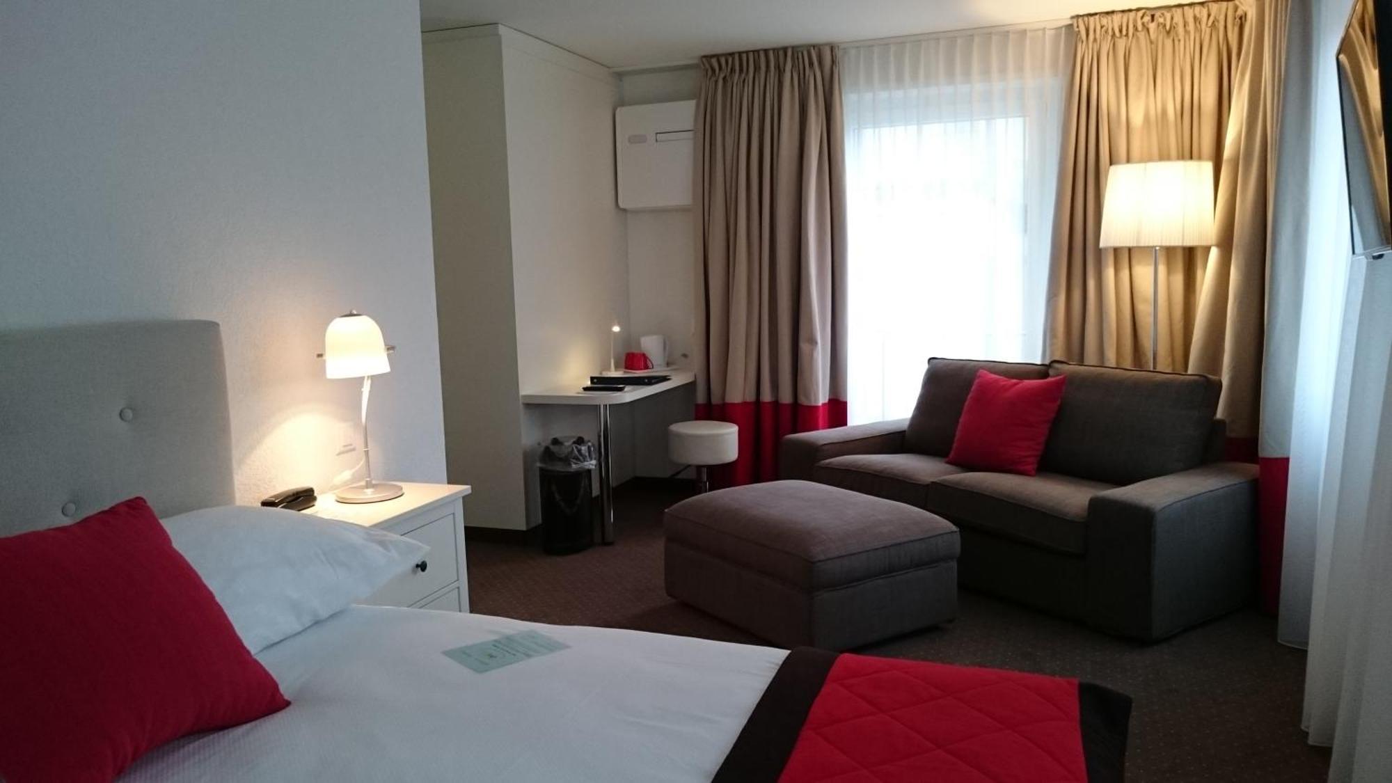 Touring Au 3* Neuchatel