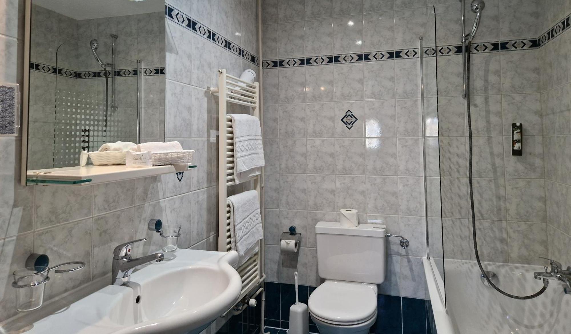 Touring Au Hotel 3*