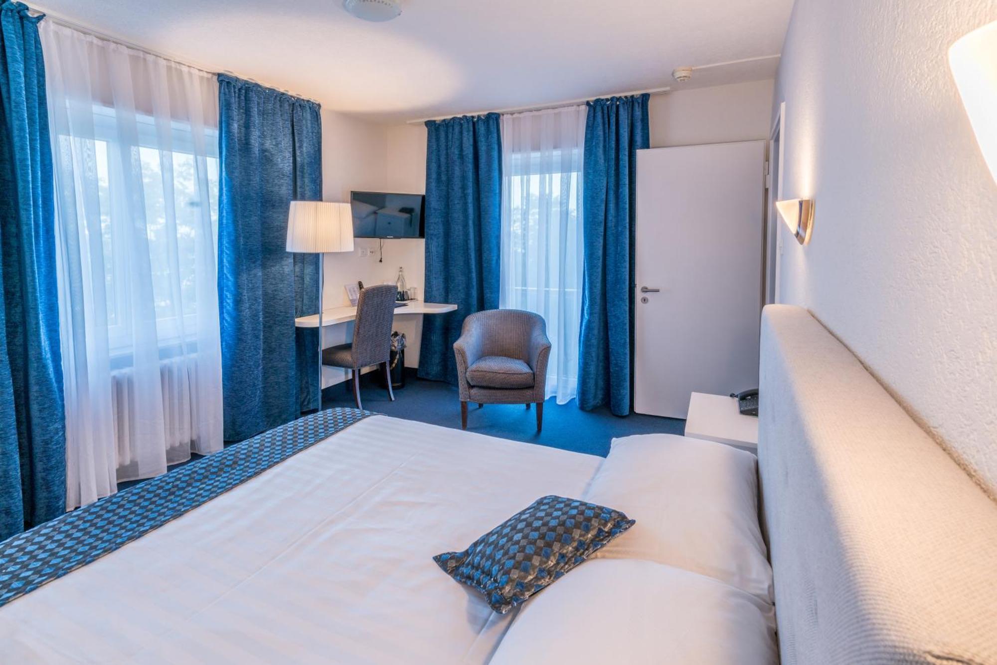Touring Au 3* Neuchatel