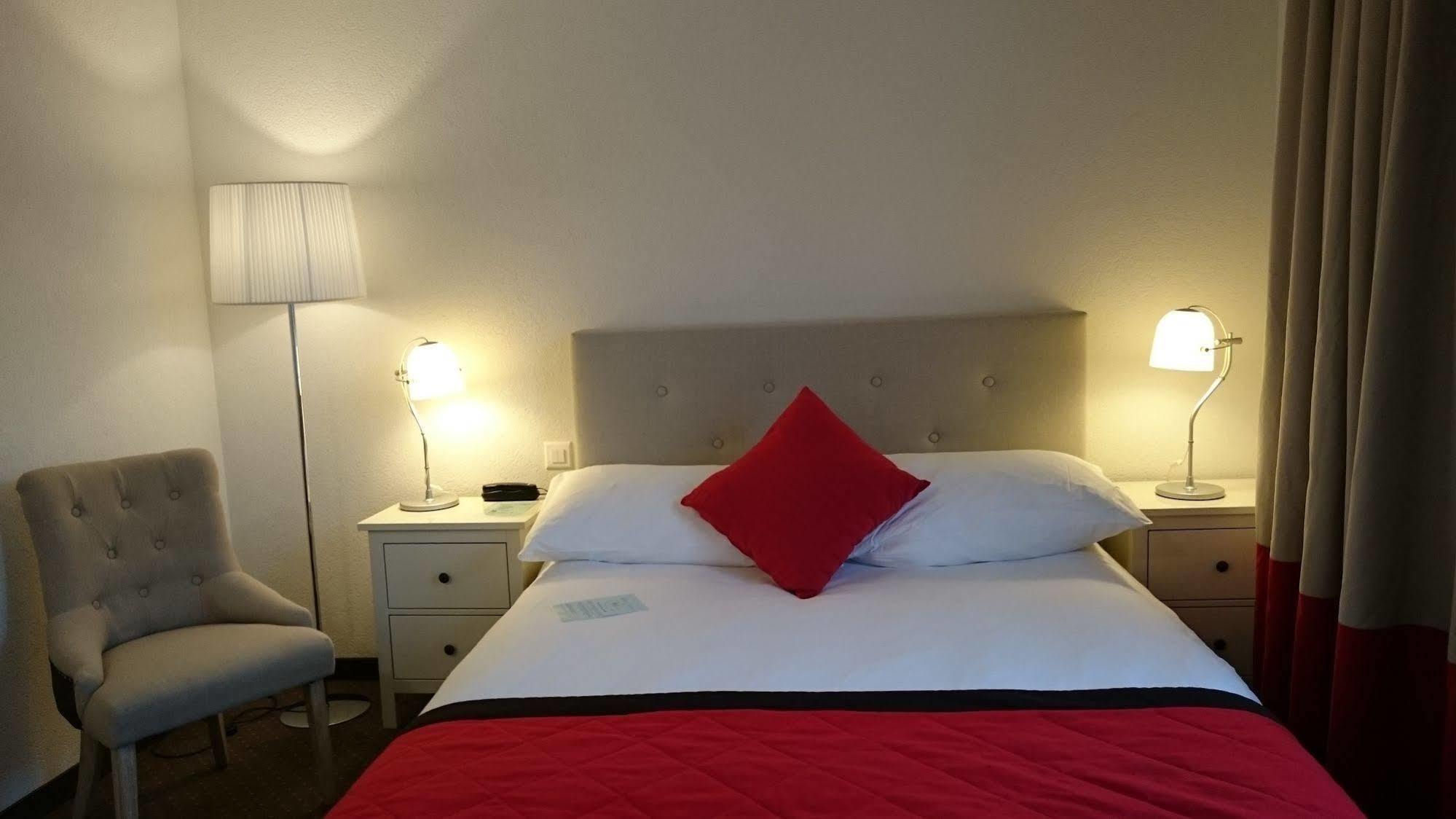 Touring Au 3* Neuchatel