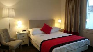 Touring Au 3* Neuchatel